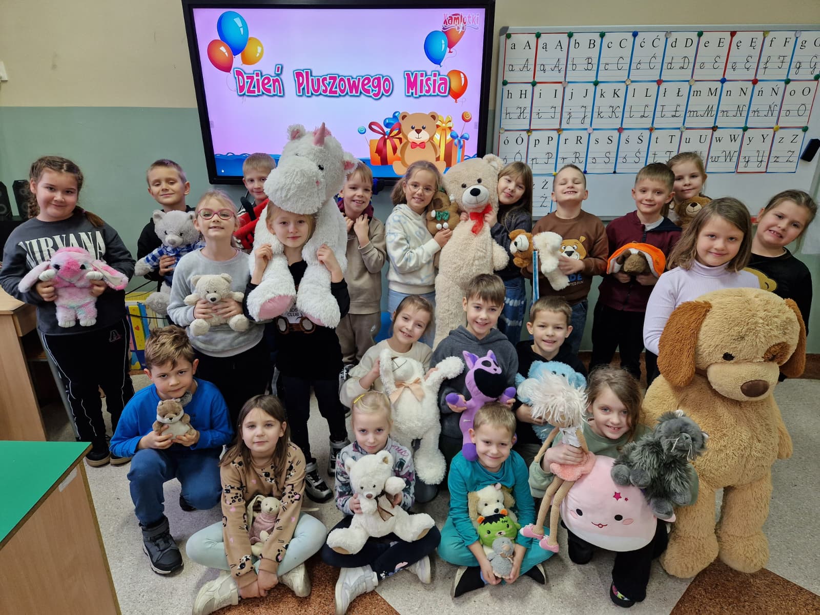 Światowy Dzień Pluszowego Misia w klasach 0-3 Światowy Dzień Pluszowego Misia w klasach 0-3